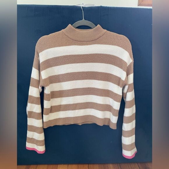 Sincerly Jules Sweaters - Sincerely Jules Cropped oversize Sweater size medium